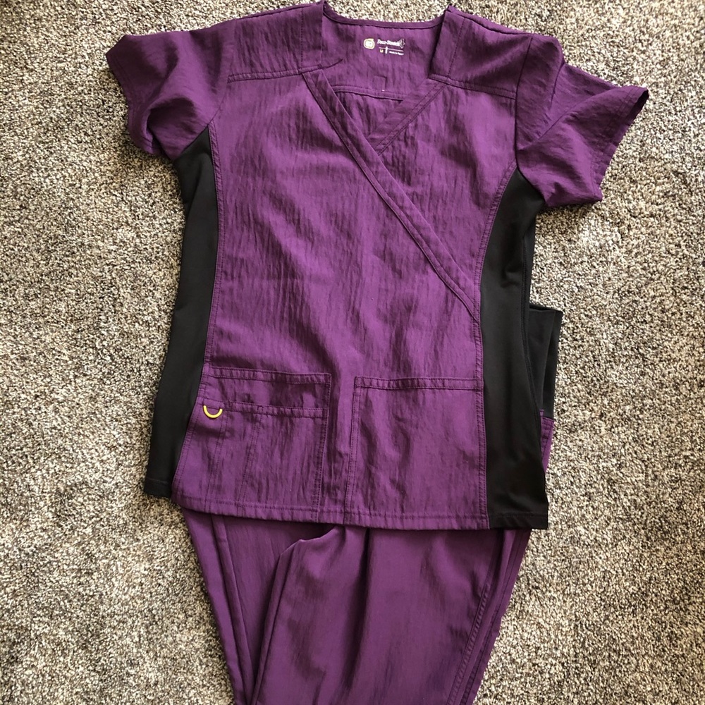 Wonderwink Four Stretch Four scrubs